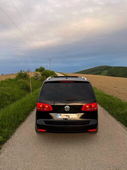 VW Touran Highline 2,0 TDI - 6