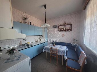 NA PREDAJ DVOJGENERAAČNÝ RODINNÝ DOM, 1100m2, PODHRADIE - 6