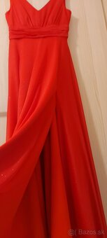 Krásne červené spoločenské šaty - 6