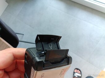 Olympus Camedia Digital Camera C-860L (1990) - 6