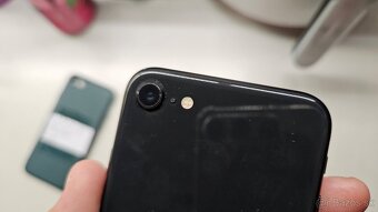 Apple iPhone SE 2020 - nová batéria - 6
