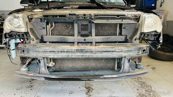 Rozpredám Passat B6 - kompletá predná časť - 6