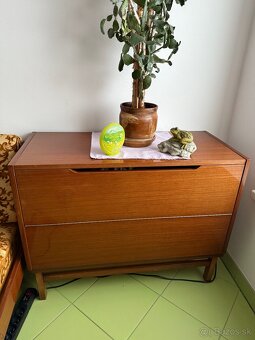 Retro gauč, perinár, stolík - 6