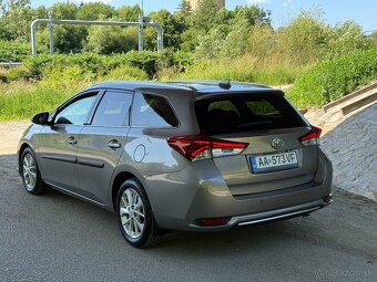 Toyota Auris combi 1.6 97kW, 8/2015 kup.SR 106tis.km - 6