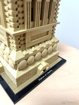 LEGO® Architecture 21042 - Socha slobody - 6