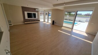 Moderná vila s bazénom a krásnym pozemkom, Zaton /Chorvátsko - 6