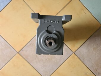 Predám priamu a šnekové prevodovky SEW - 6