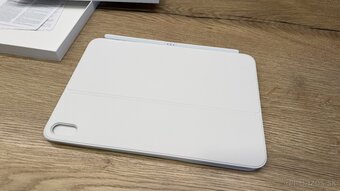 Apple Magic Keyboard Folio for iPad A16 - 6
