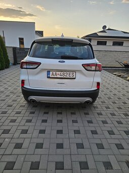 Ford Kuga 1.5tdci 88kw r.v. 2021 LED svetlá, NAVI, vyhrev - 6