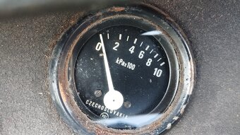 Palubná deska na Škoda 110R erko s budíky. - 6