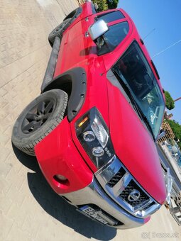 NISSAN TITAN V8 - 6