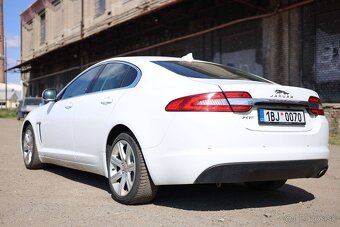 Jaguar XF 2.2 Diesel - 6