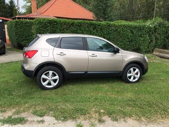 Nissan Qashqai 2.0i - 6