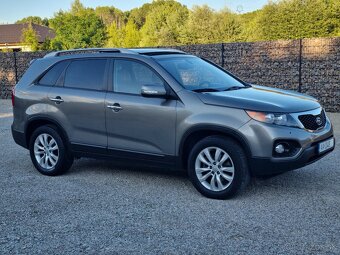KIA SORENTO 2,2CRDi 4x4 7.MIESTNE - 6