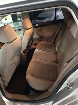 Volkswagen Golf 6 1.6 TDI 77 kW - 6