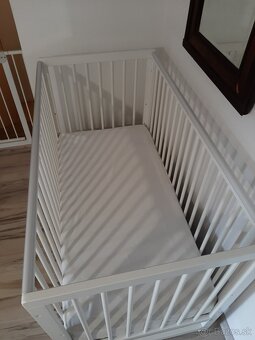 Predám detskú postieľku s matracom a prislusenstvom - 6
