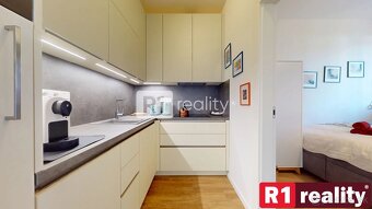 Na prenájom 2 izbový byt 45 m2 + terasa 15 m2 + 30 m2 predzá - 6