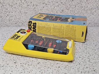 TRICKY TRAPS - TOMY - HANDHELD ELECTRO-MECHANICAL GAME - 6