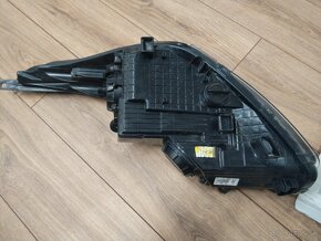 Predam Svetlo pravé predné Kia Pro Ceed II 12- - 6