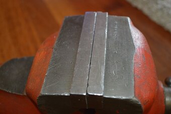 predam kvalitny zverak YORK 100A - 6