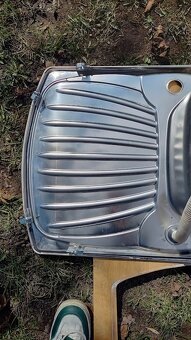 Kuchynský nerezový drez - 6