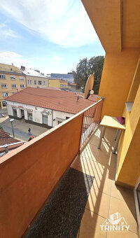 Na prenájom tehlový 3-izbový byt s balkónom priamo v centre  - 6