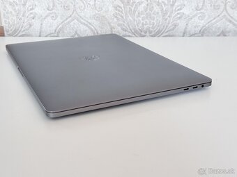 Apple MacBook Pro 15” - 6