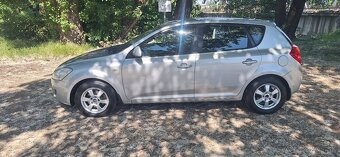 Kia ceed 1,6 benzín r.v. 4/2007 AUTOMAT - 6
