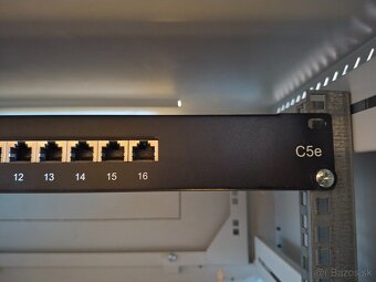 4U Rack Triton, datovy rozvadzac - 6