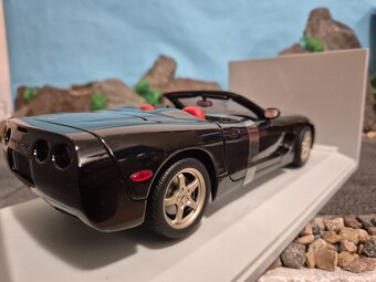 Prodám nový model 1:18 Chevrolet Corvette C5 1998 - 6
