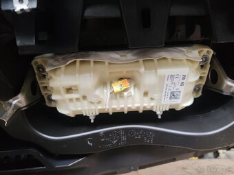 ŠKODA OCTAVIA IV PAlubova doska - 6