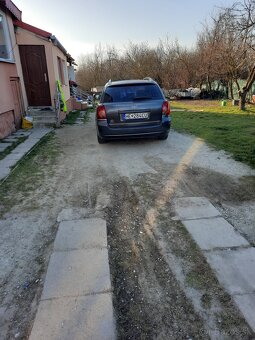 Predam Toyotu Avensis - 6