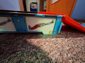 Hot Wheels - 6
