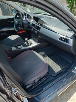 predávam BMW E 90 318i r.v. 2008 - 6