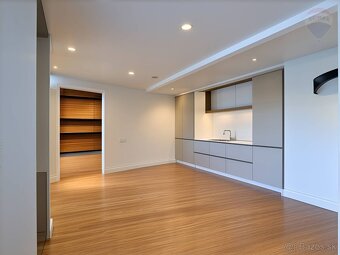 NA PREDAJ – Rodinný dom s veľkým pozemkom v obci Jablonica - 6