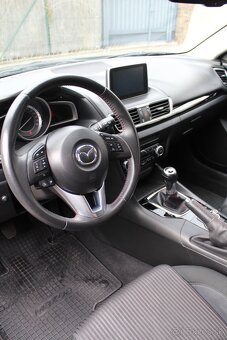 MAZDA 3 - 6