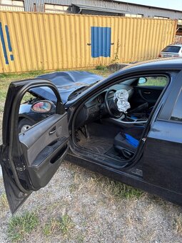 Rozpredám BMW e90 320d 120kw - 6