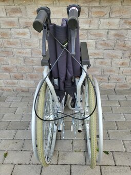 invalidny vozík 42cm pridavne brzdy pre asistenta odľahčeny - 6