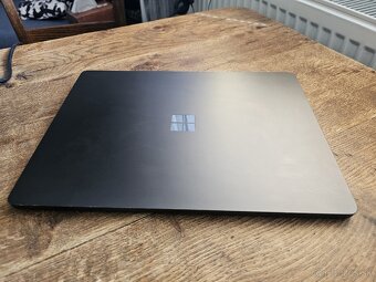 Microsoft Surface Laptop 7th Edition 15″ Copilot+ 16GB, 1TB - 6