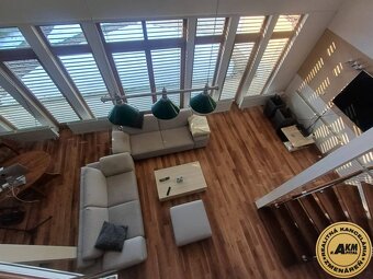 Priestranný rodinný dom s bazénom a záhradou - Žarnovica 180 - 6