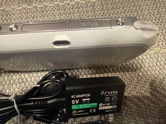 PS VITA PCH-1001 - OLED biela +4gb - 6