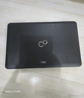FUJITSU LifeBook A512 - Core i3. - 6