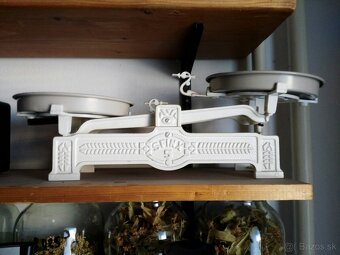 Predam stare mlynčeky,vahy,žehličky - 6