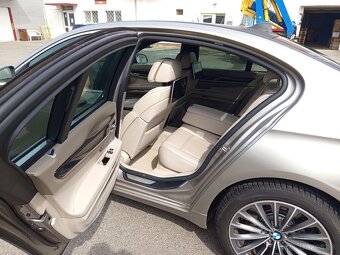 BMW 750i - 6