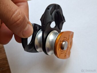 Dvojitá kladka Petzl Jag - 6