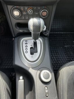 Nissan Qashqai 2.0 dci tekna 4x4 a/t - 6
