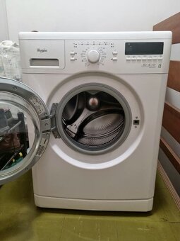 Predám ZÁNOVNÁ plnefunkčná automatická práčka WHIRLPOOL - 6