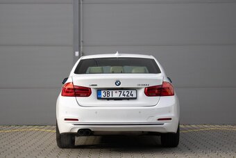 BMW 330i xDrive - 6