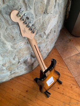 Nová elektrická gitara Fender Squier - 6