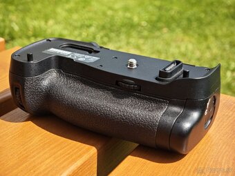 Nikon D500 telo + originál battery grip - 6
